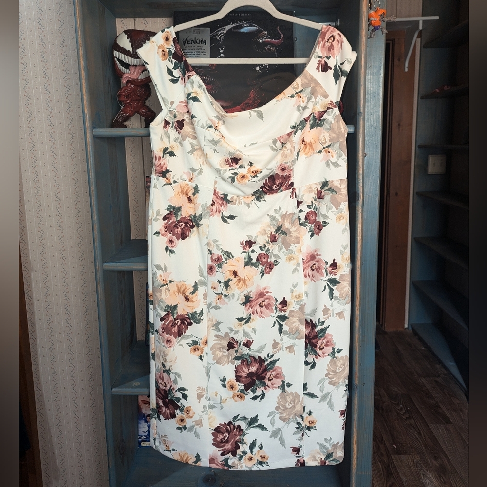 NWT Torrid White Floral Bodycon Dress